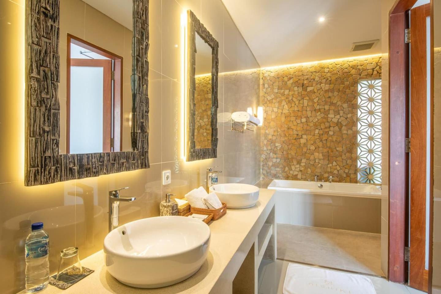 Exquisite 5br Premier Luxury In